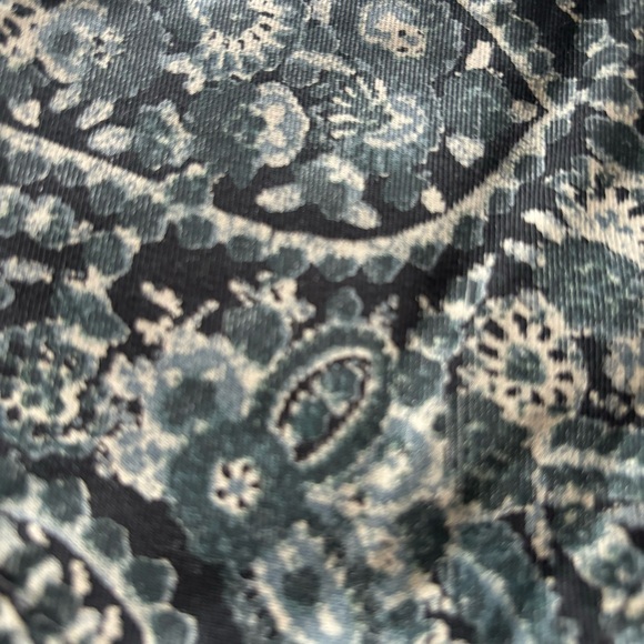 Lucky Brand size 4 black & gray paisley print shorts - Picture 15 of 15